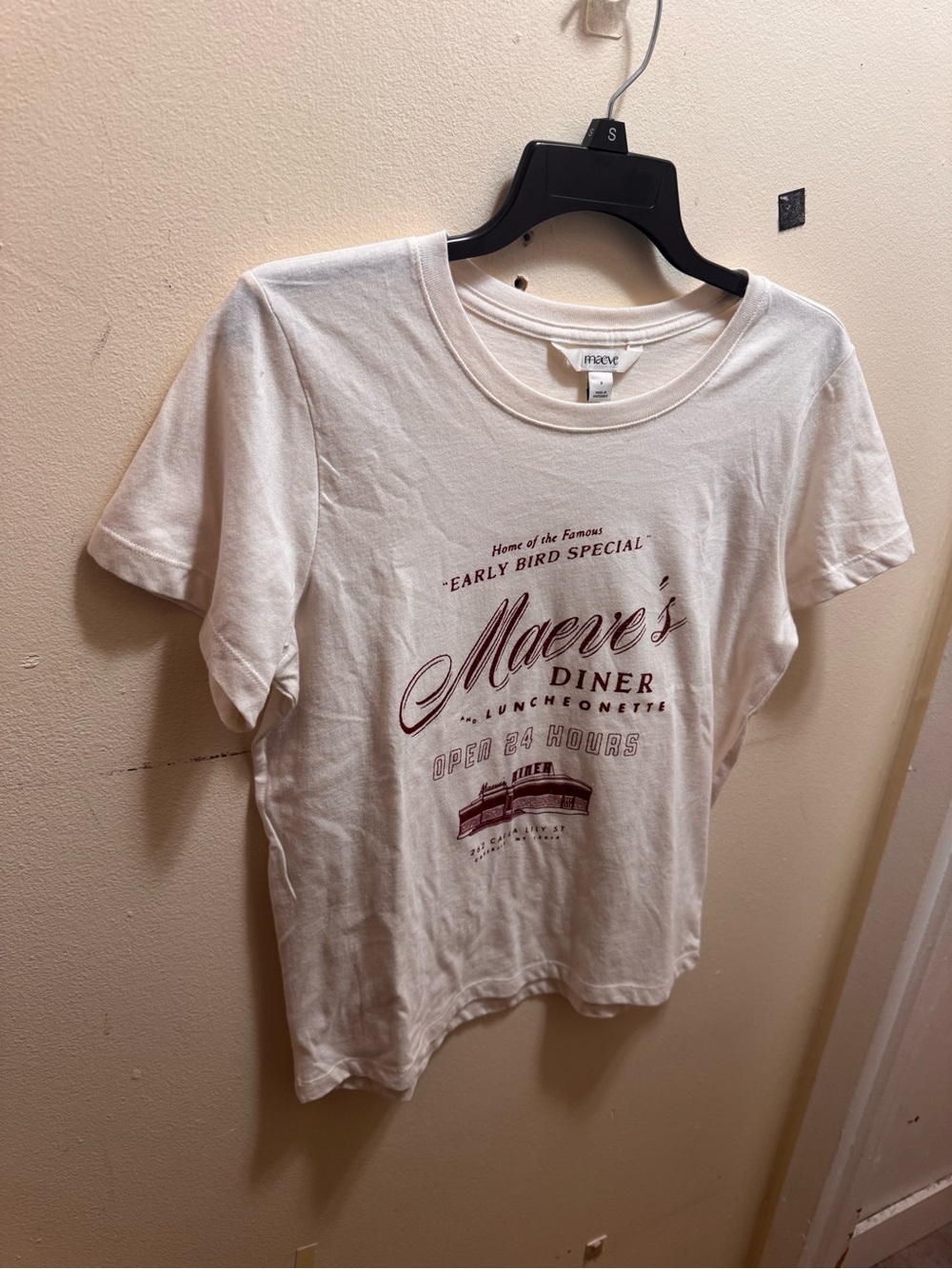 Maeve Cream Tee with Maroon Diner Graphic size small new w/out tags size small